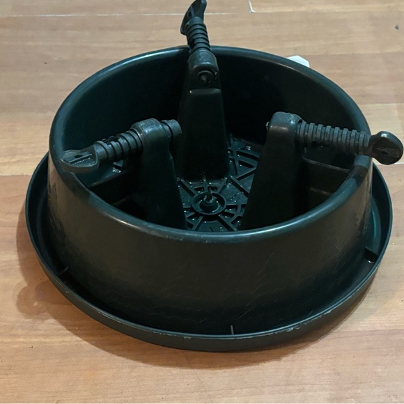 Cinco Classic Christmas Tree Stand - Picture 3 of 3